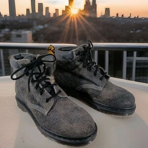 Dr. Martens 939 Stonewashed Suede Leather Boots Women’s 7 Lace Up Lug Sole Gray